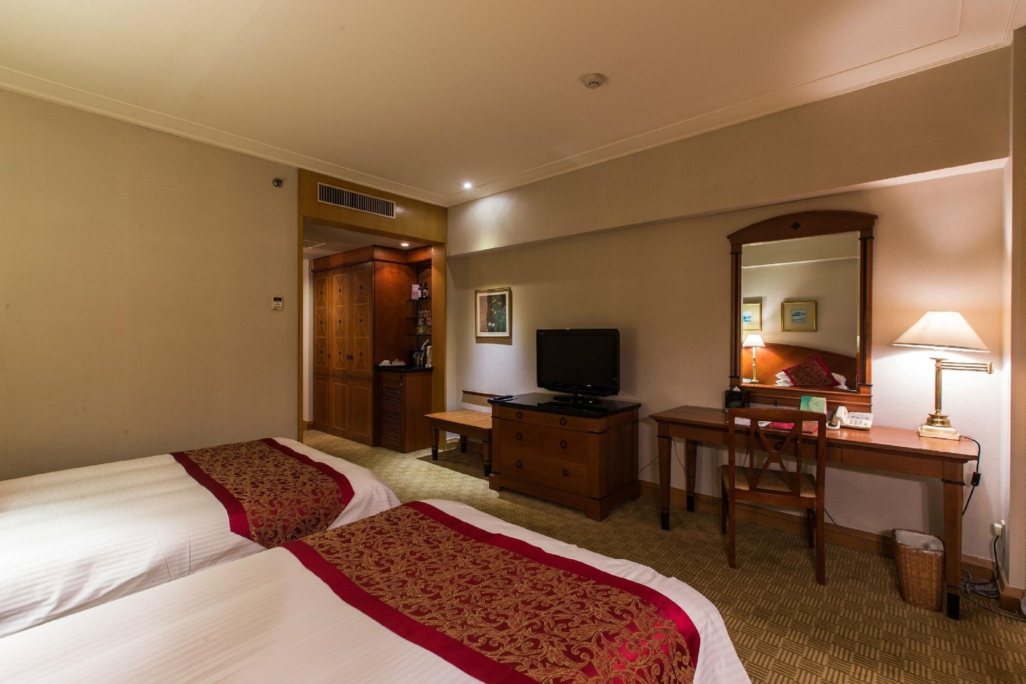 Ruishi Hotel Dalian Bagian luar foto