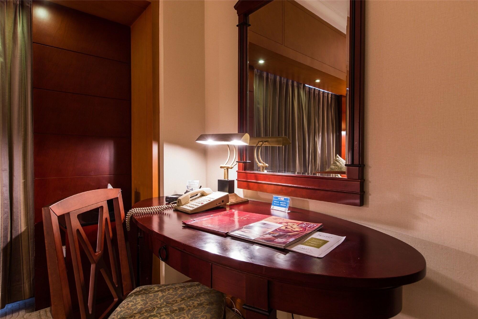 Ruishi Hotel Dalian Bagian luar foto