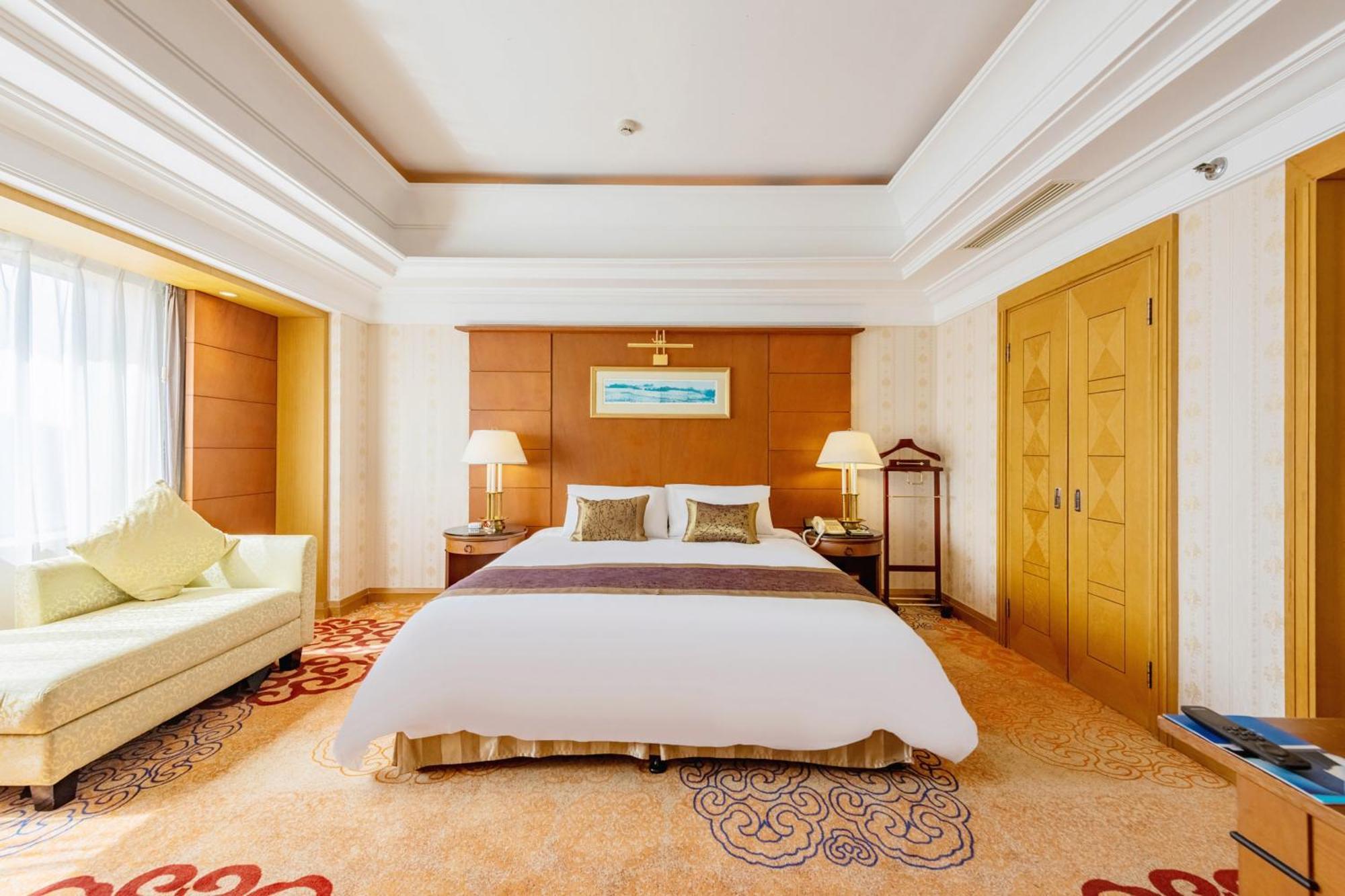 Ruishi Hotel Dalian Bagian luar foto