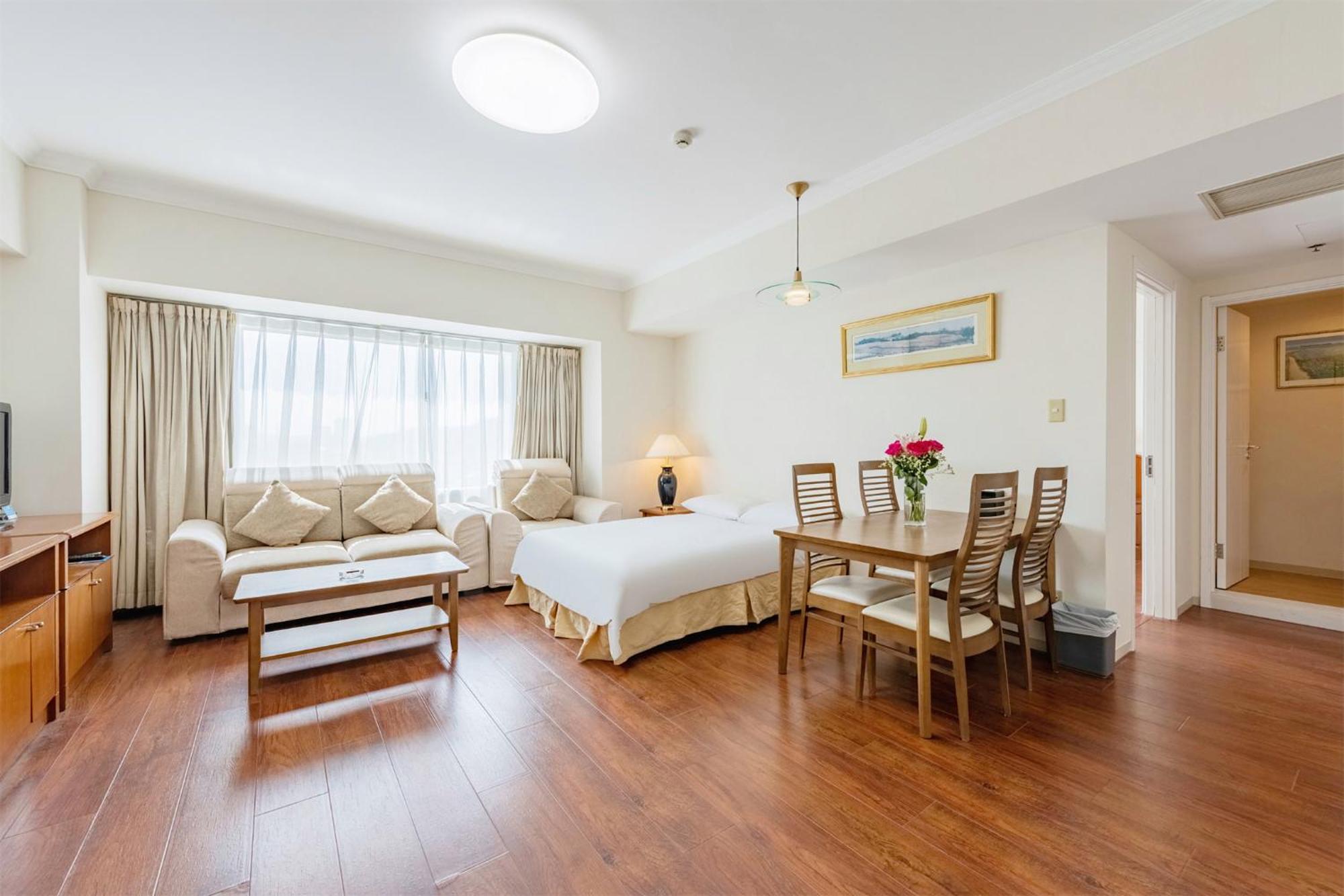 Ruishi Hotel Dalian Bagian luar foto