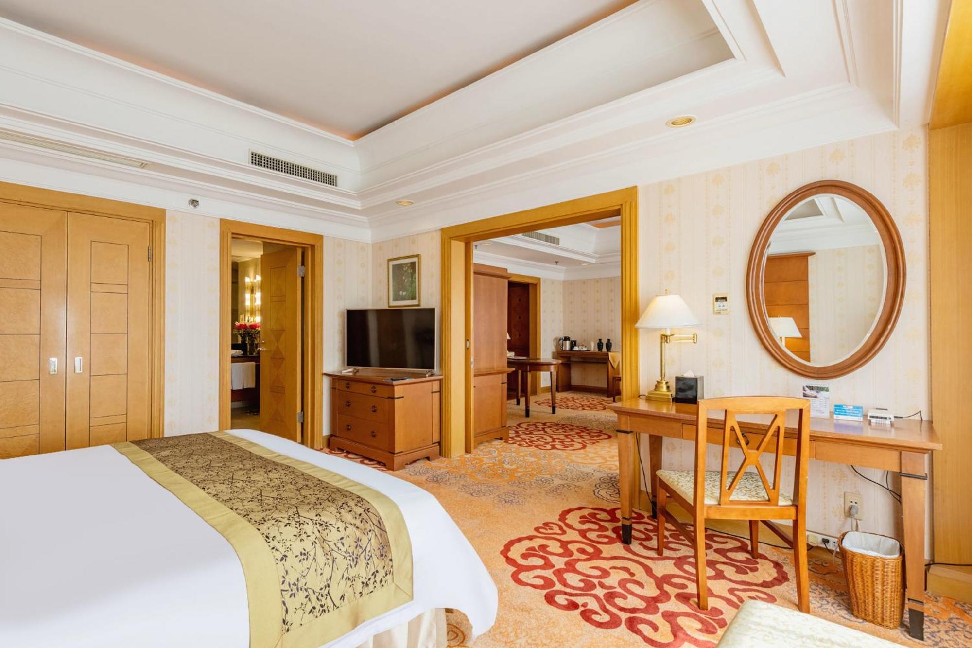 Ruishi Hotel Dalian Bagian luar foto
