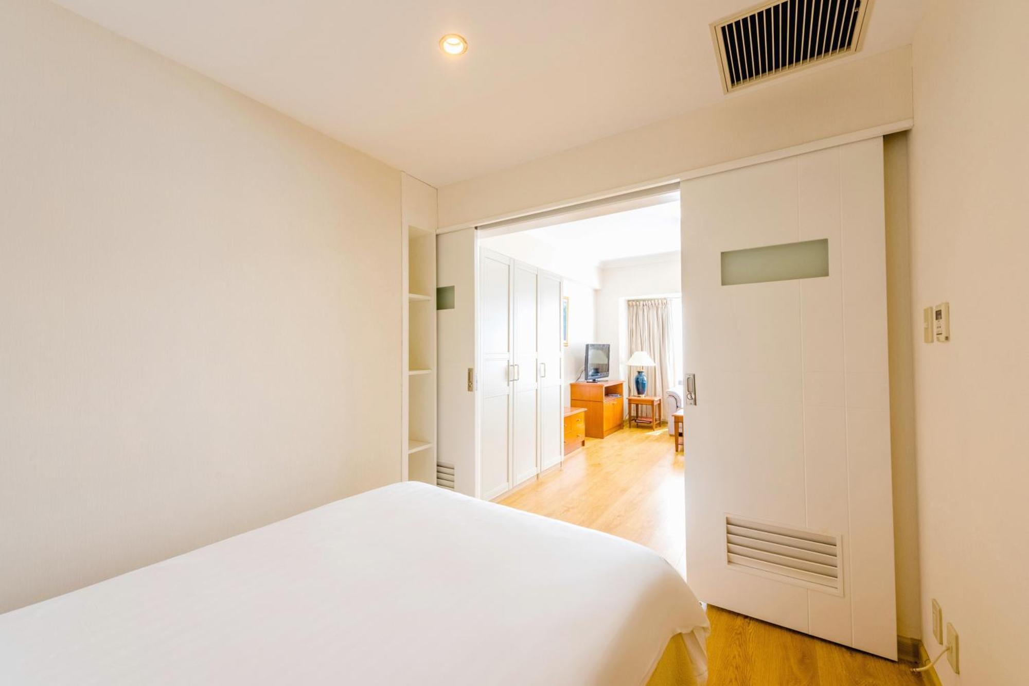 Ruishi Hotel Dalian Bagian luar foto