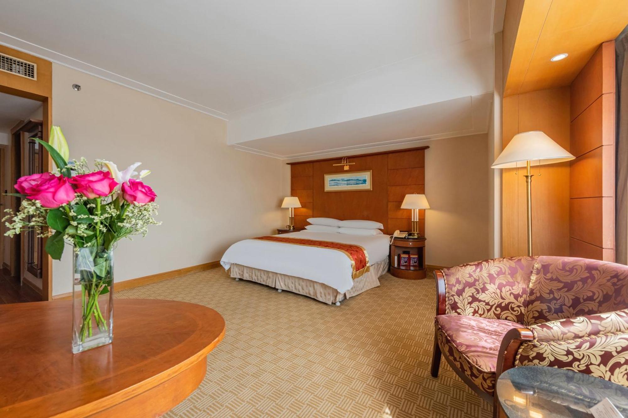 Ruishi Hotel Dalian Bagian luar foto